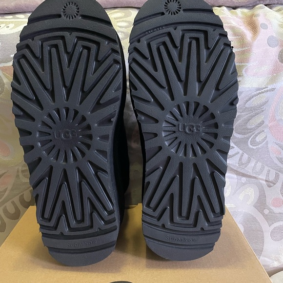 UGG Black Boots - Picture 4 of 7